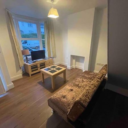 Modern 2 Bedroom Terraced House 多佛尔 外观 照片