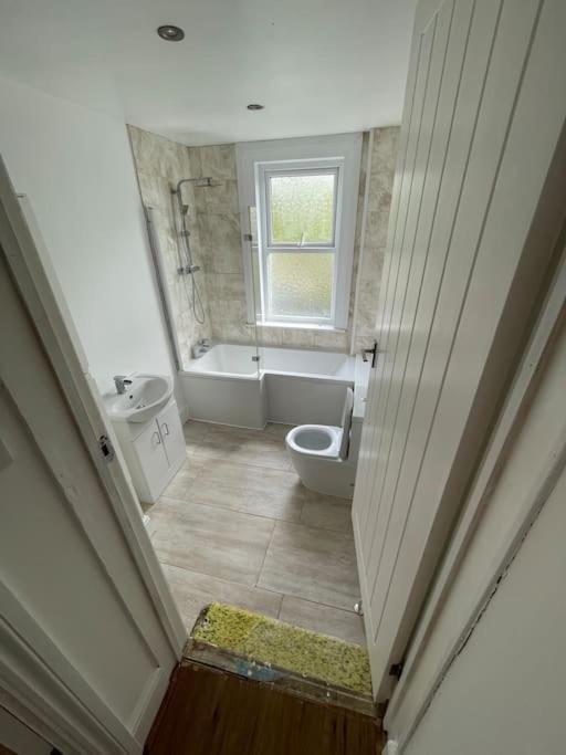 Modern 2 Bedroom Terraced House 多佛尔 外观 照片