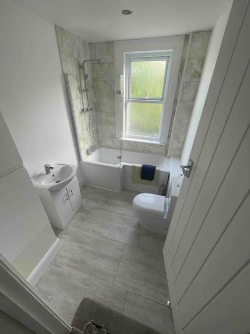Modern 2 Bedroom Terraced House 多佛尔 外观 照片